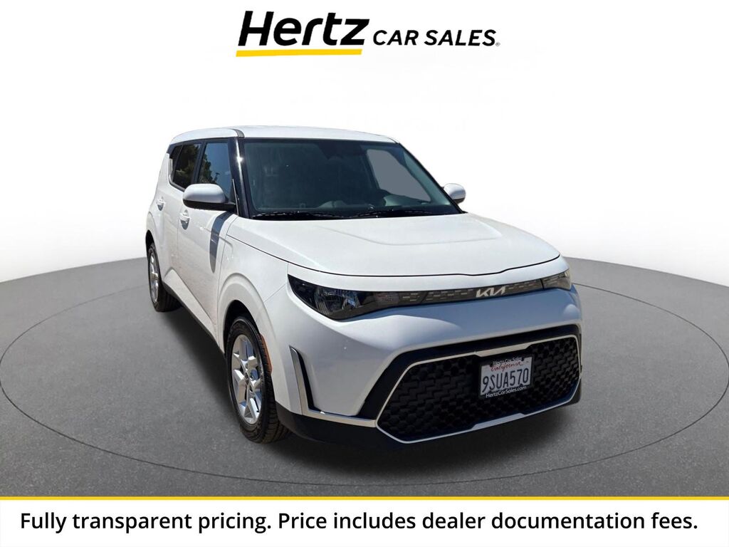 2025 Kia Soul LX — photo 1 of 11