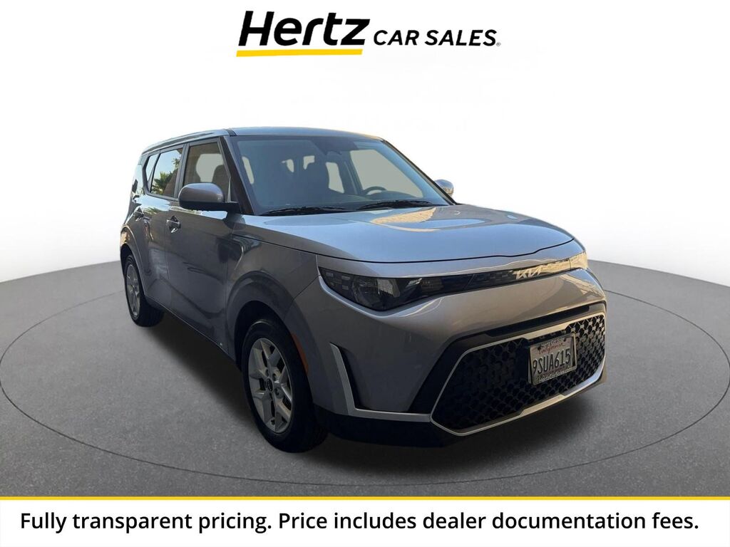 2025 Kia Soul LX — photo 1 of 11