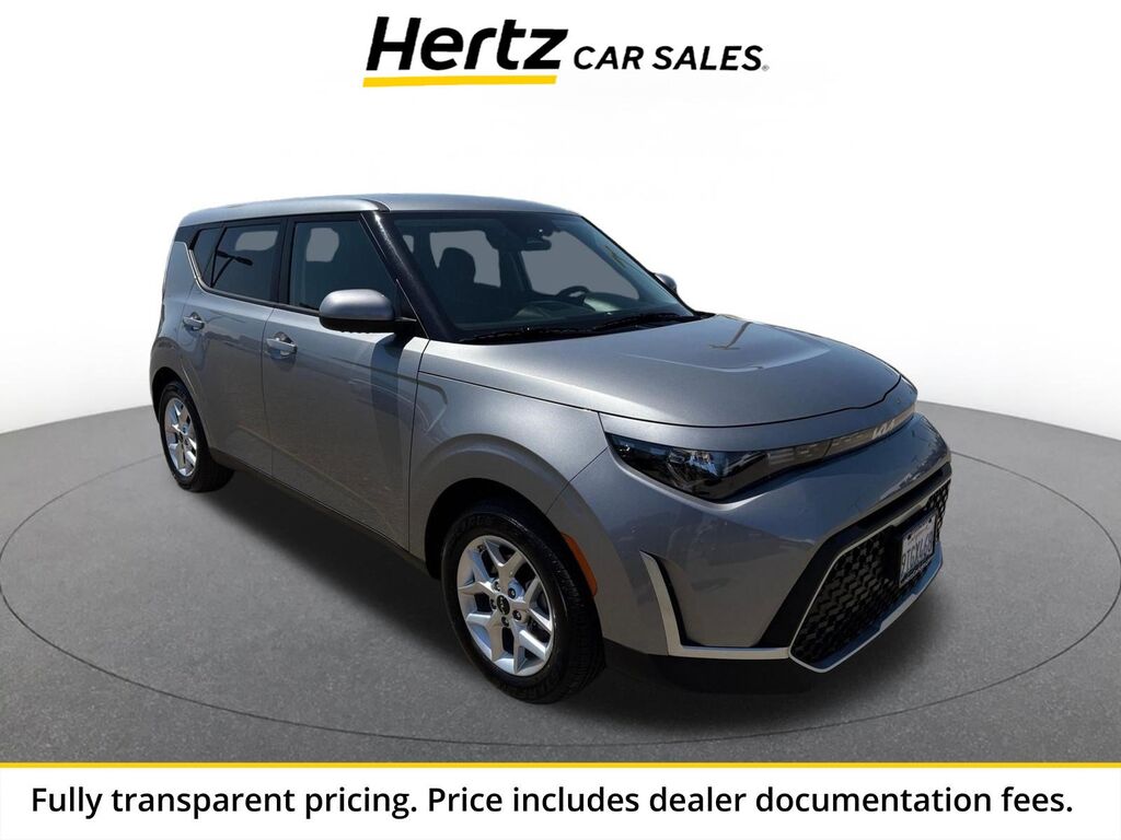 2025 Kia Soul LX — photo 1 of 11