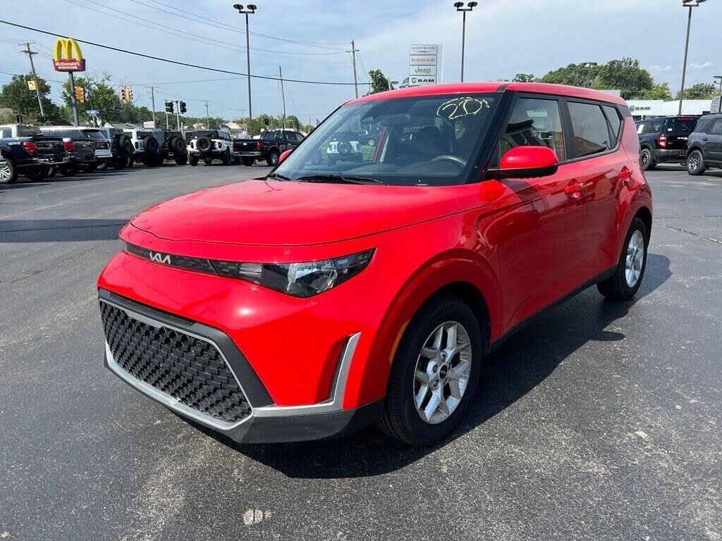 2023 Kia Soul LX — photo 1 of 1