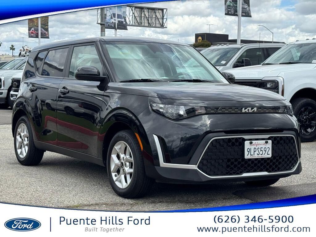 2024 Kia Soul LX — photo 1 of 1