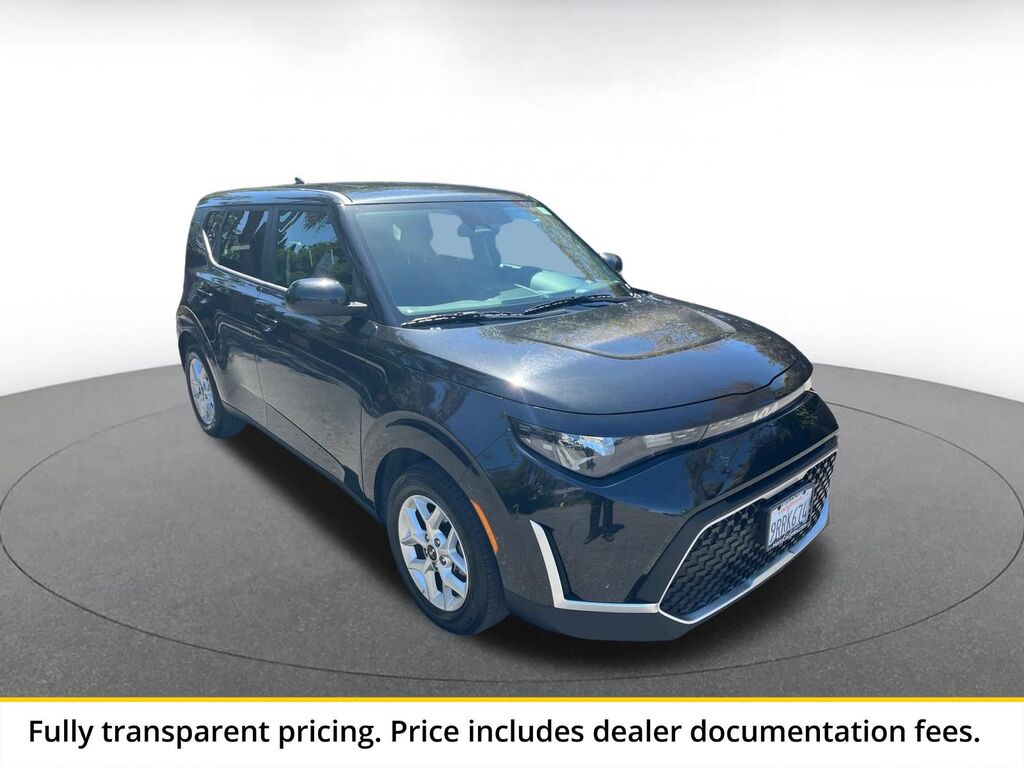 2025 Kia Soul LX — photo 1 of 11
