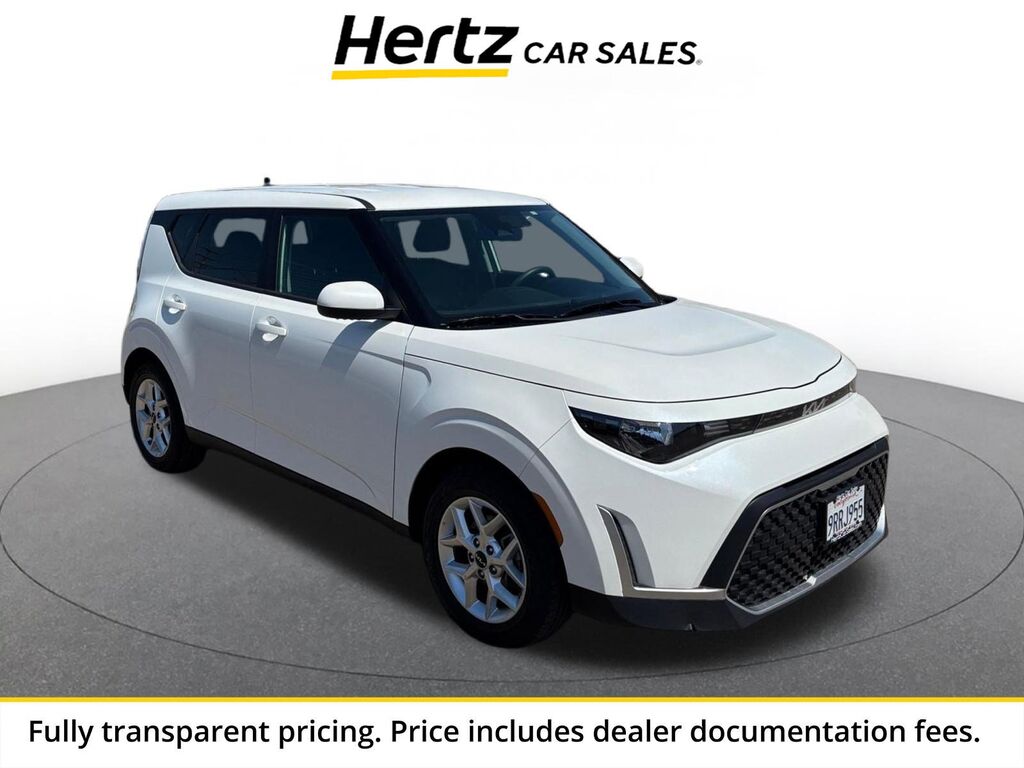2025 Kia Soul LX — photo 1 of 11