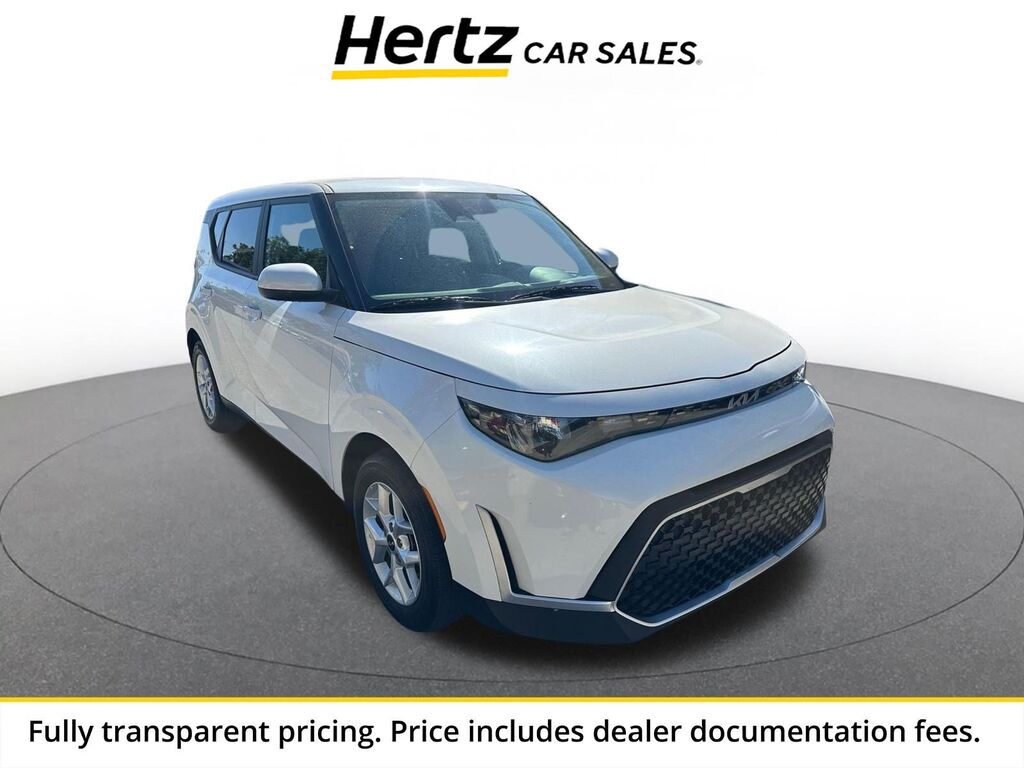 2025 Kia Soul LX — photo 1 of 11