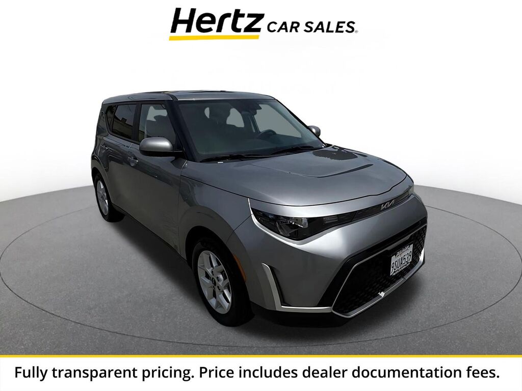 2025 Kia Soul LX — photo 1 of 13