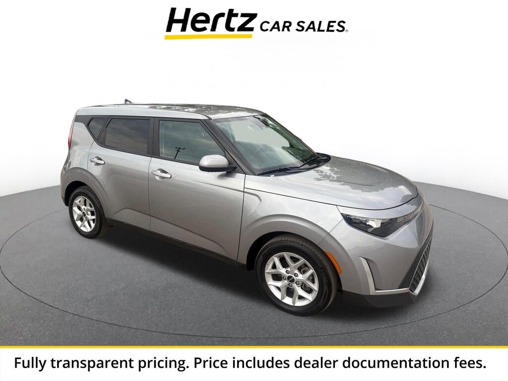 2025 Kia Soul LX — photo 1 of 11