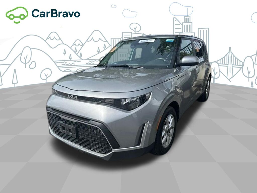 2023 Kia Soul LX — photo 1 of 4