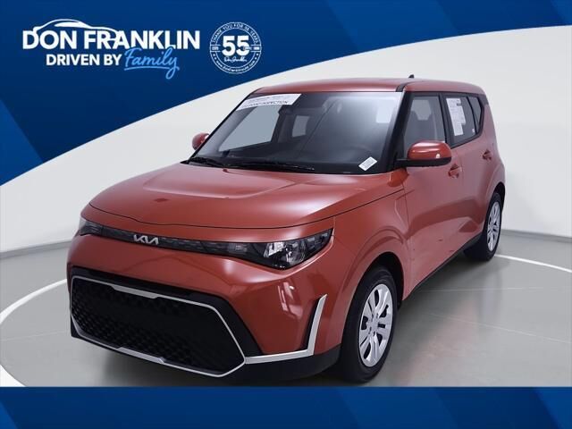 2025 Kia Soul LX — photo 1 of 4