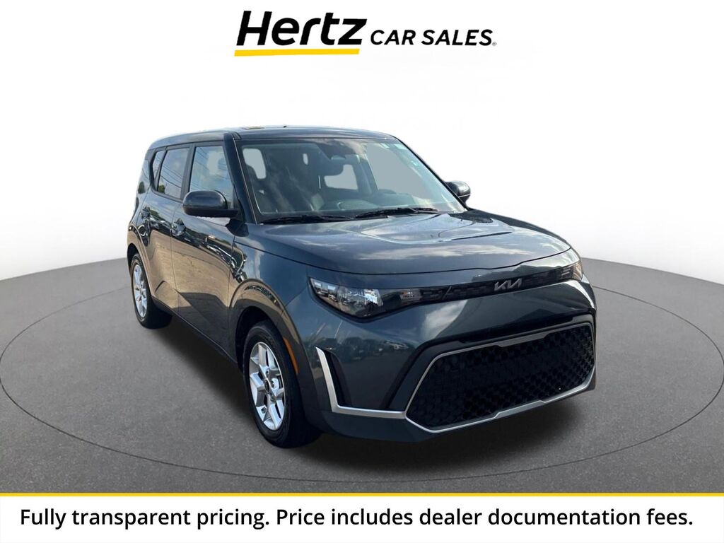 2025 Kia Soul LX — photo 1 of 13
