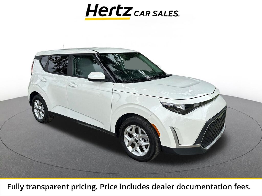 2025 Kia Soul LX — photo 1 of 13