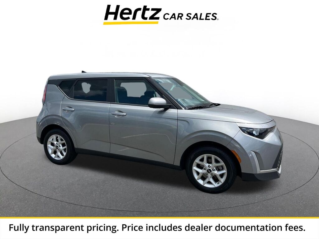 2025 Kia Soul LX — photo 1 of 11