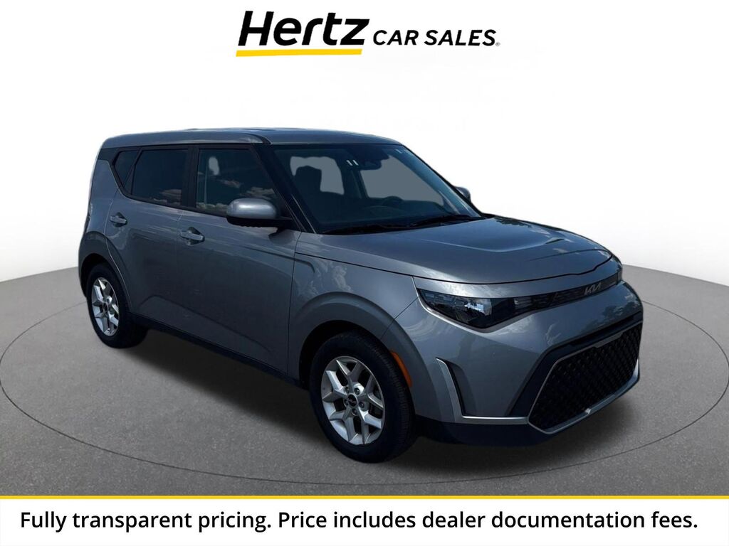 2025 Kia Soul LX — photo 1 of 11