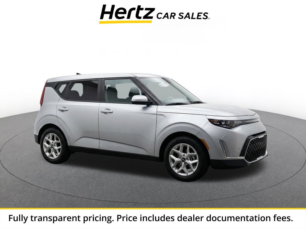 2025 Kia Soul LX — photo 1 of 8