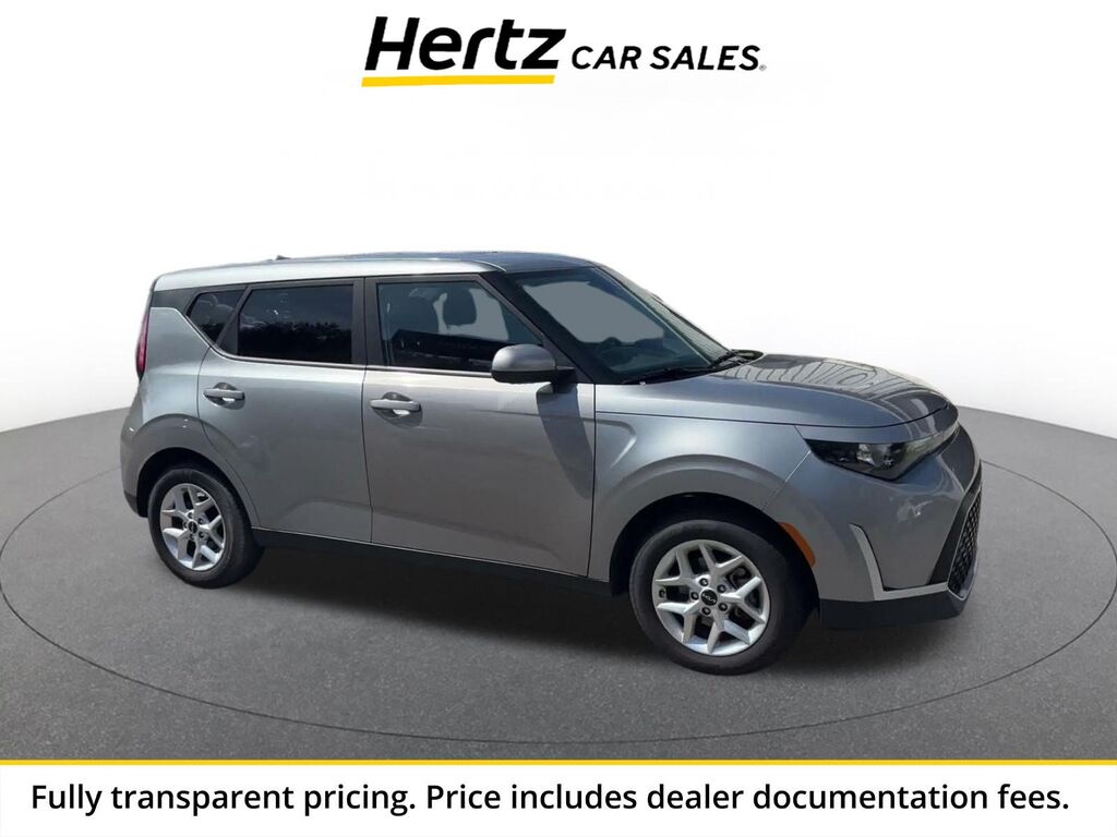 2025 Kia Soul LX — photo 1 of 11