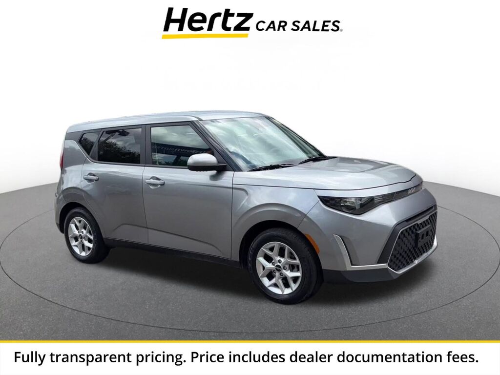 2025 Kia Soul LX — photo 1 of 11