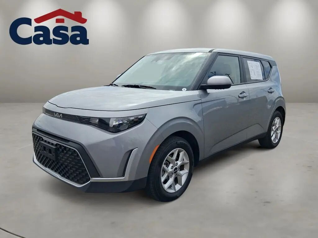 2025 Kia Soul LX — photo 1 of 13