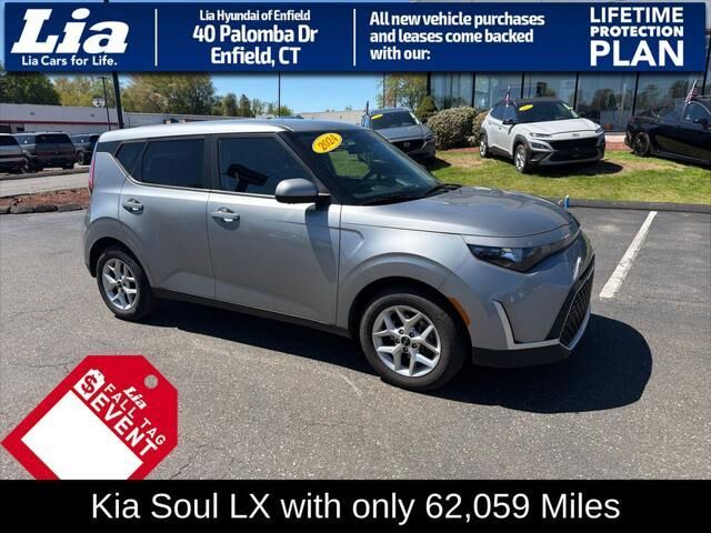 2024 Kia Soul LX — photo 1 of 13