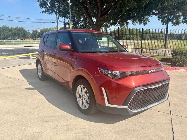 2024 Kia Soul LX — photo 1 of 13