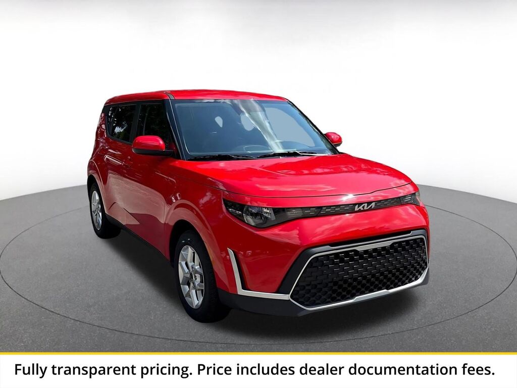 2025 Kia Soul LX — photo 1 of 13
