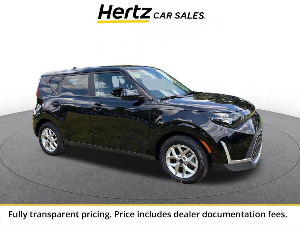 2025 Kia Soul LX — photo 1 of 13