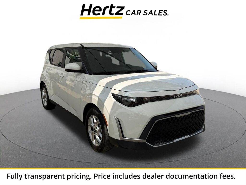2025 Kia Soul LX — photo 1 of 13