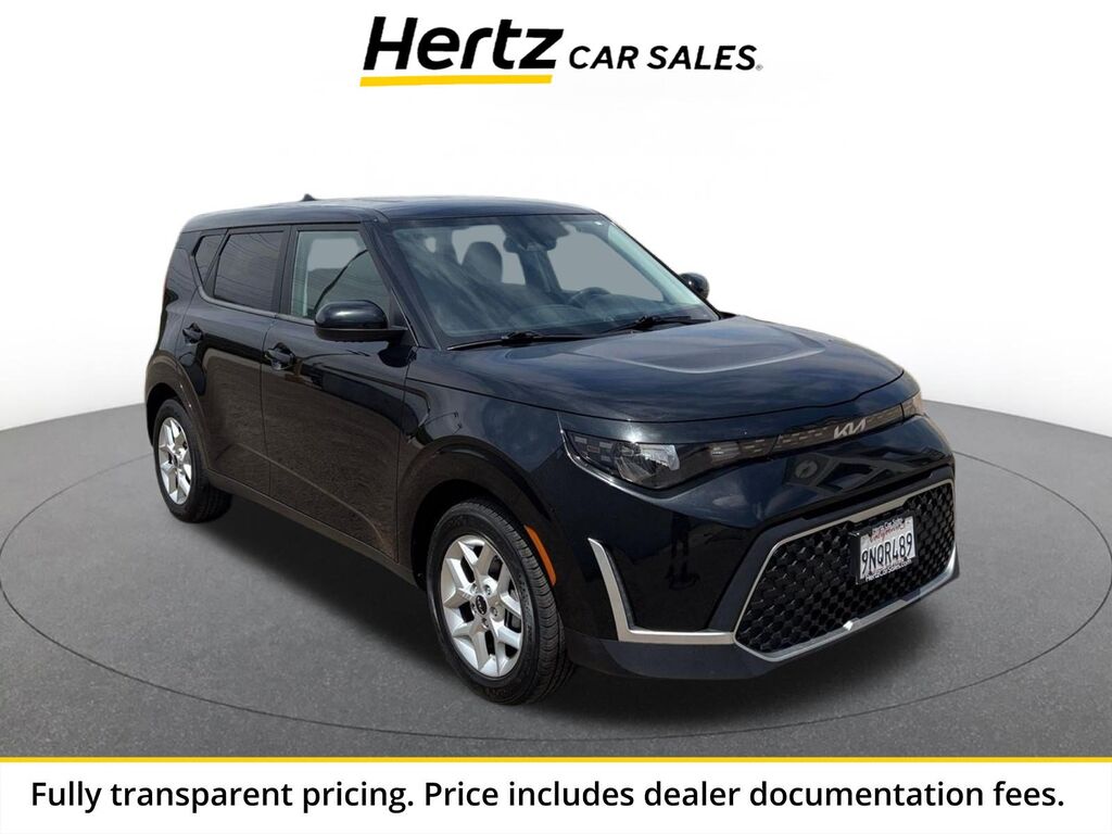 2025 Kia Soul LX — photo 1 of 13