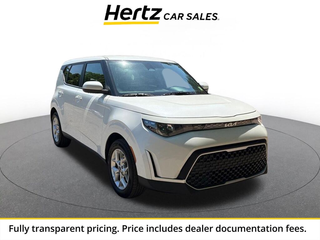 2025 Kia Soul LX — photo 1 of 11