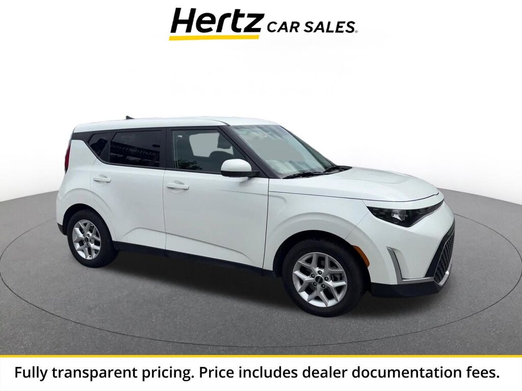 2025 Kia Soul LX — photo 1 of 13