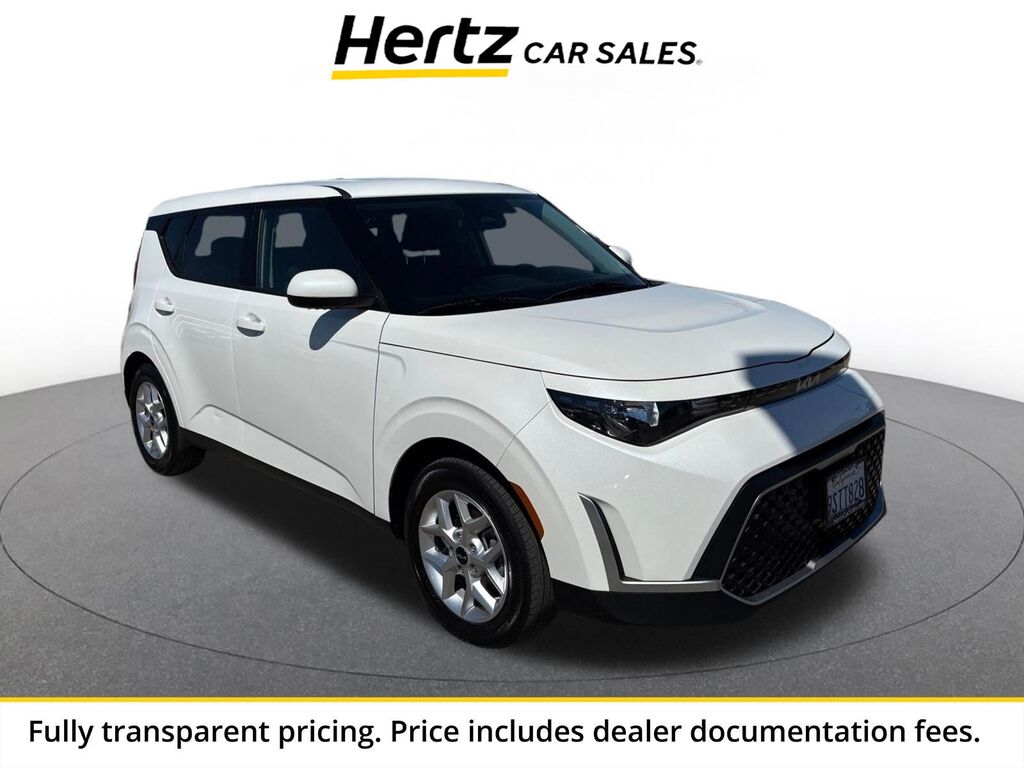 2025 Kia Soul LX — photo 1 of 11