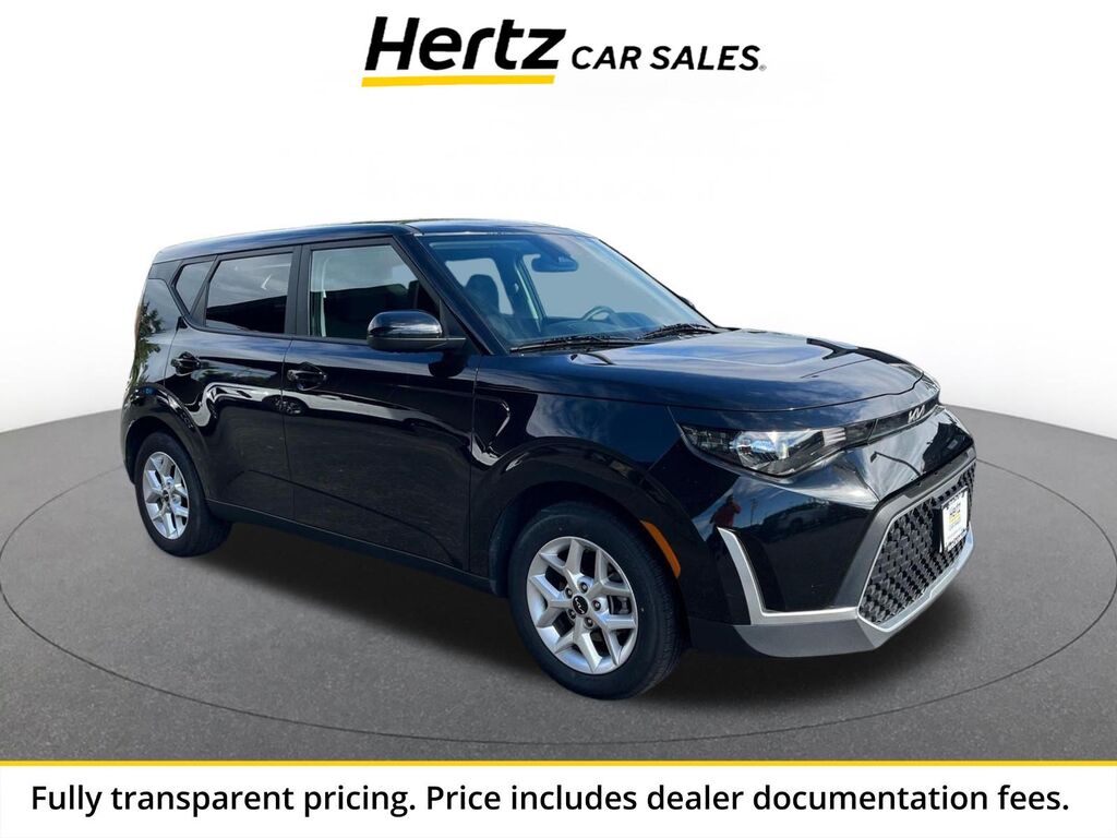 2025 Kia Soul LX — photo 1 of 11