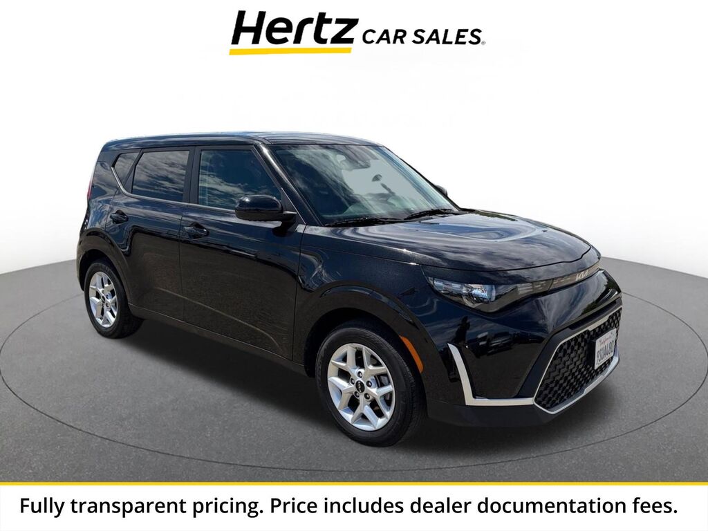 2025 Kia Soul LX — photo 1 of 13