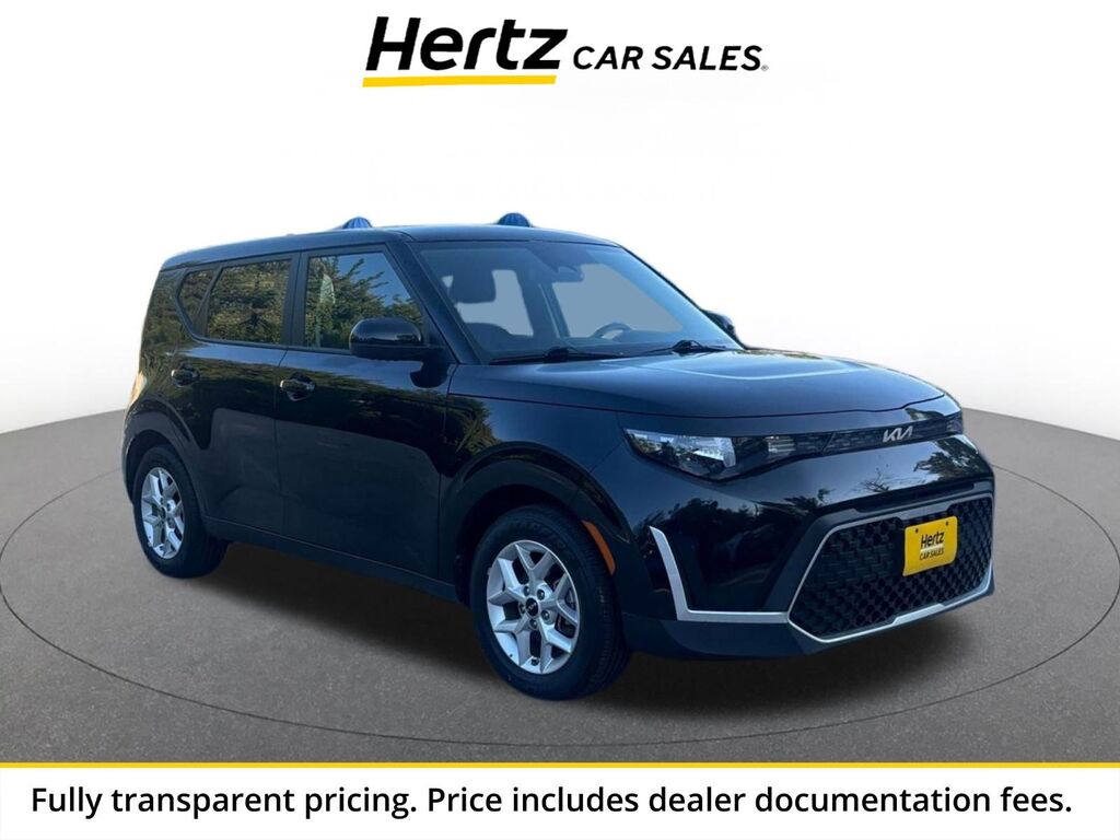 2025 Kia Soul LX — photo 1 of 13