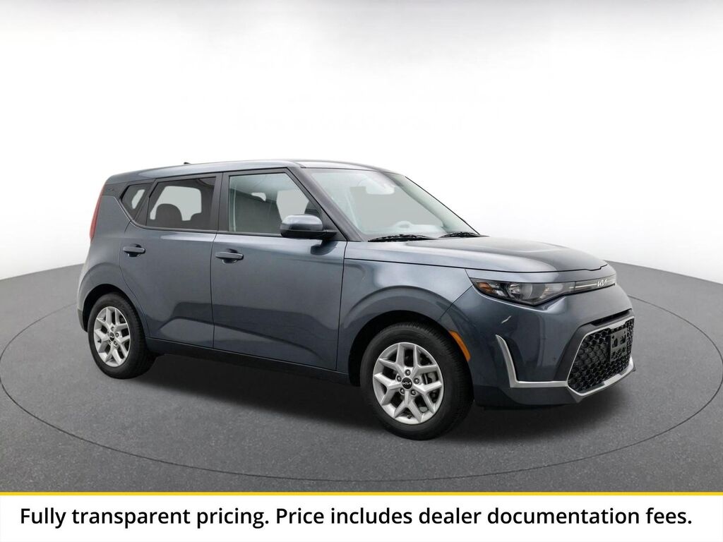 2025 Kia Soul LX — photo 1 of 11