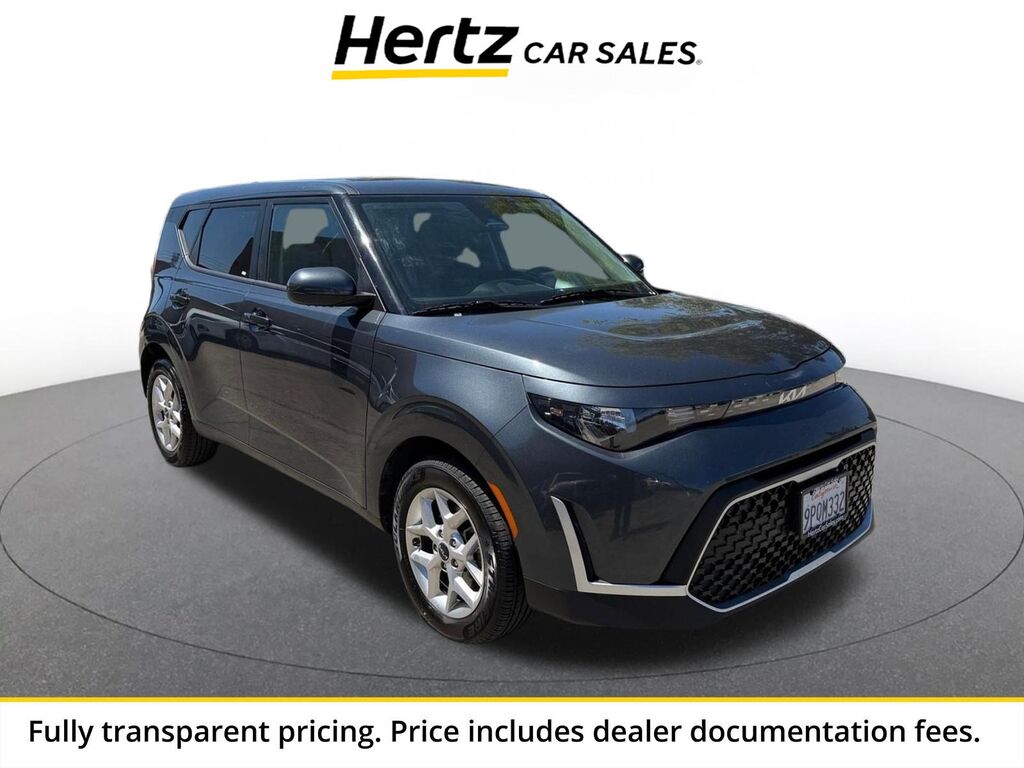2025 Kia Soul LX — photo 1 of 13