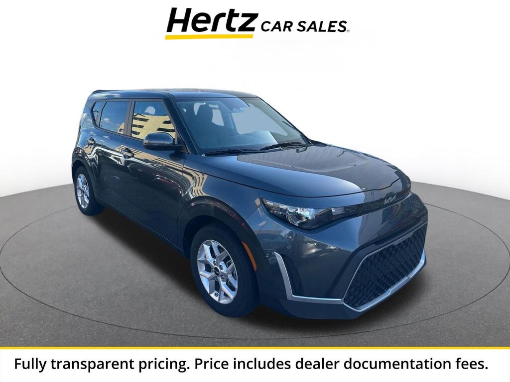 2025 Kia Soul LX — photo 1 of 11