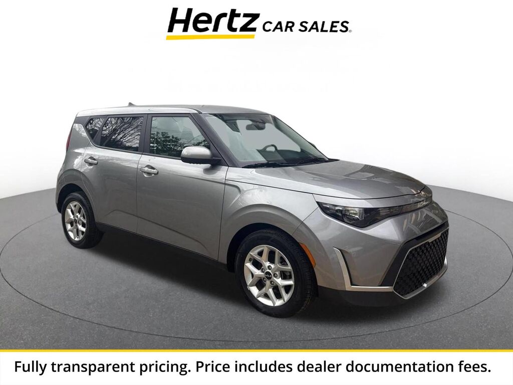 2025 Kia Soul LX — photo 1 of 13