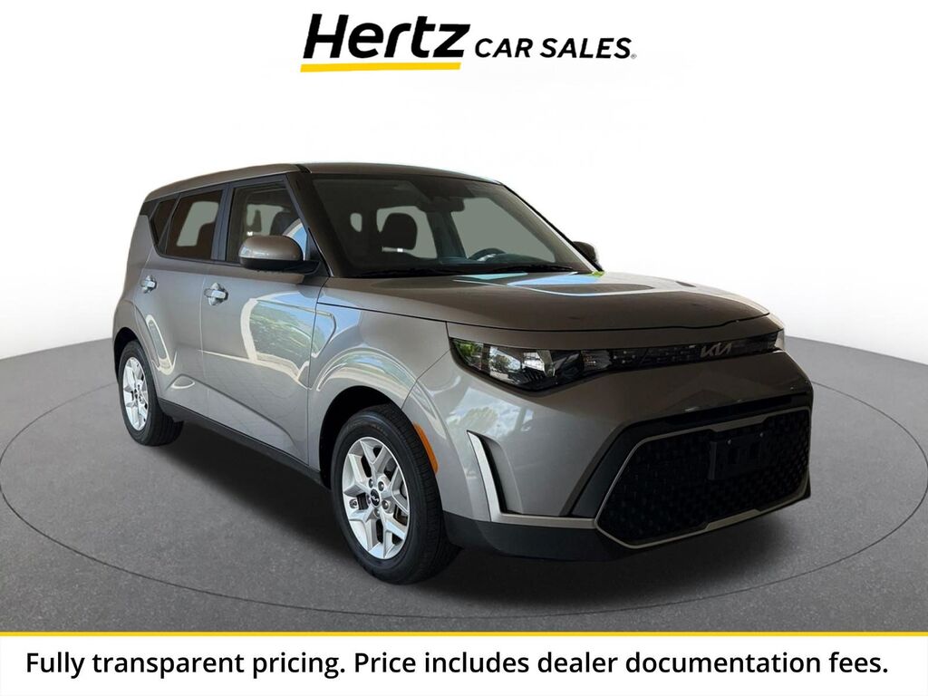 2025 Kia Soul LX — photo 1 of 11