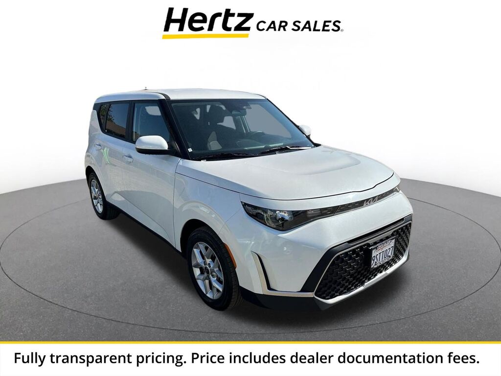 2025 Kia Soul LX — photo 1 of 13
