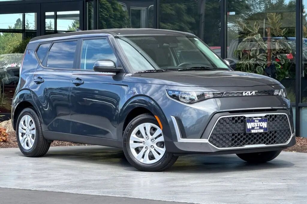 2023 Kia Soul LX — photo 1 of 13