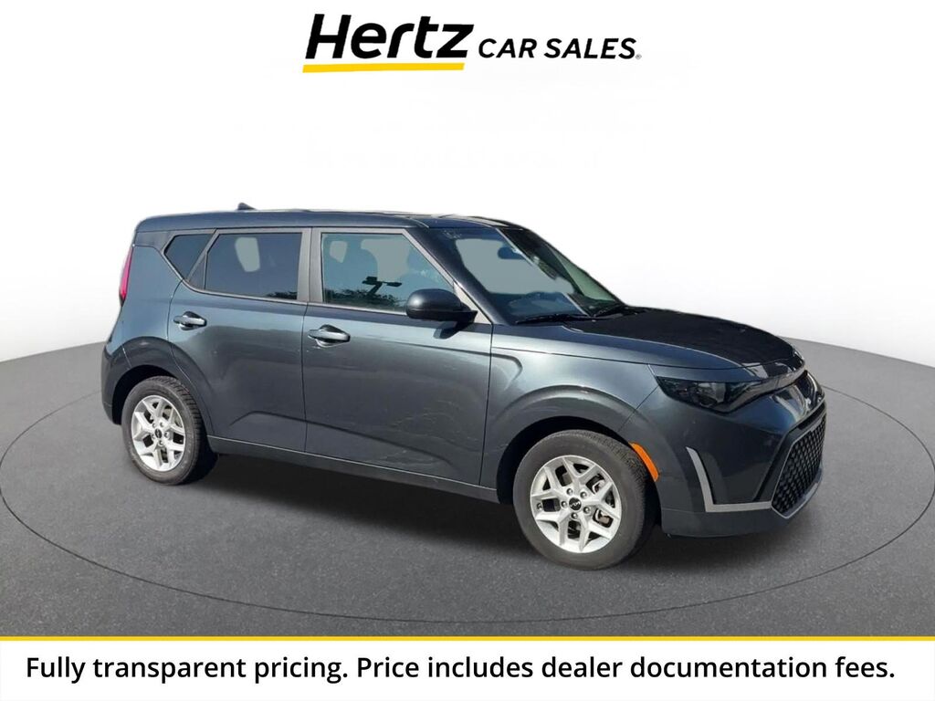 2025 Kia Soul LX — photo 1 of 11