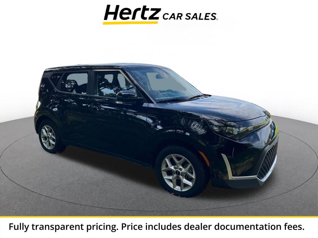 2025 Kia Soul LX — photo 1 of 11