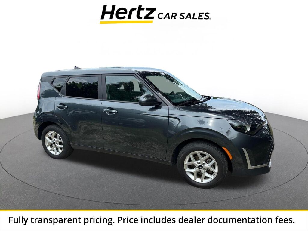 2025 Kia Soul LX — photo 1 of 13