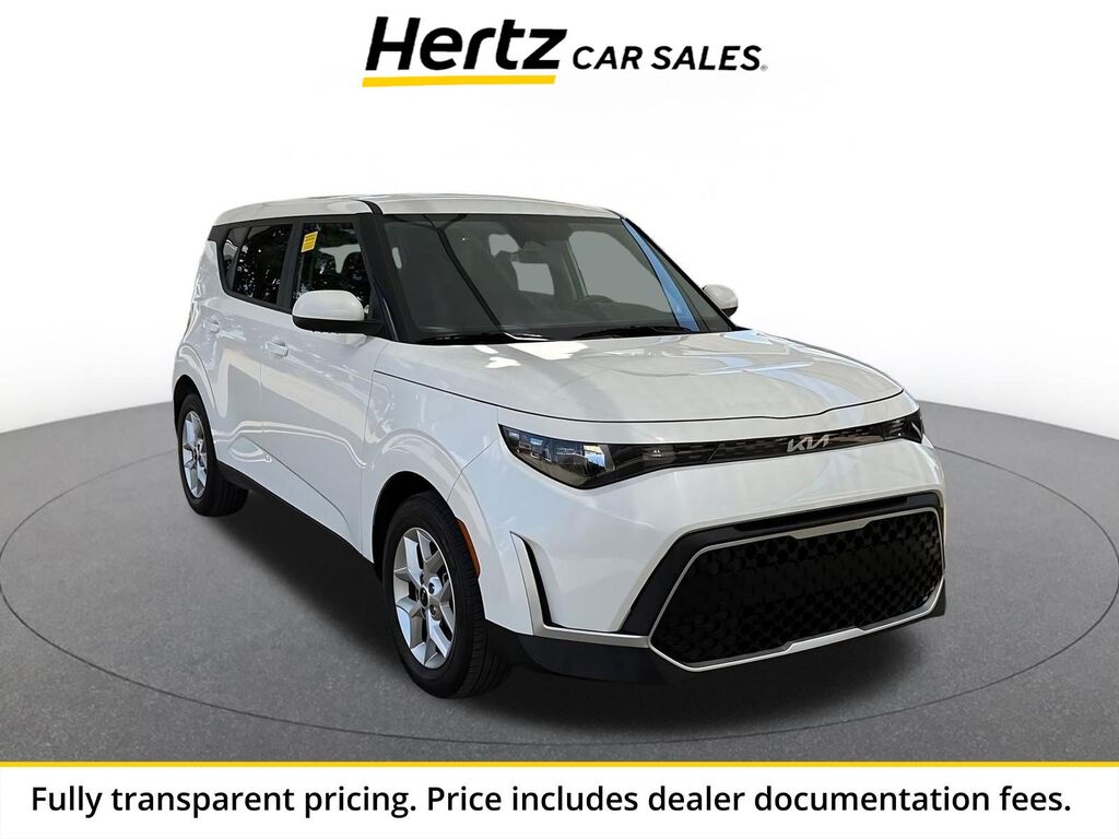 2025 Kia Soul LX — photo 1 of 13