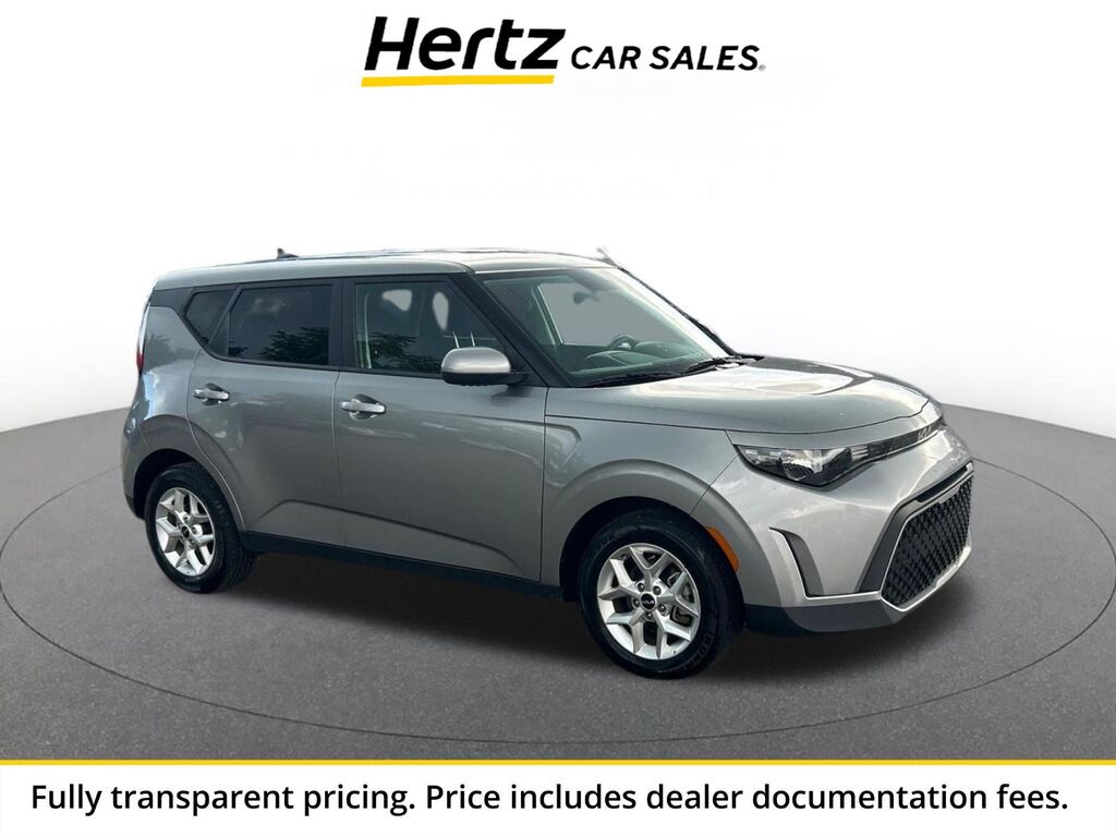 2025 Kia Soul LX — photo 1 of 13