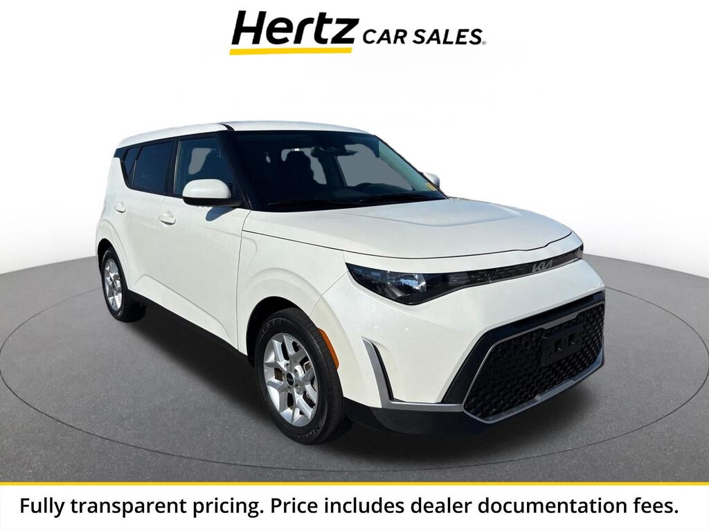 2025 Kia Soul LX — photo 1 of 11
