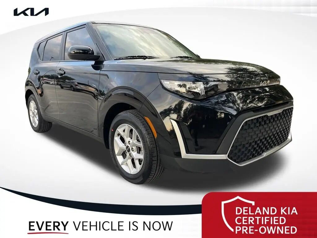 2025 Kia Soul LX — photo 1 of 13
