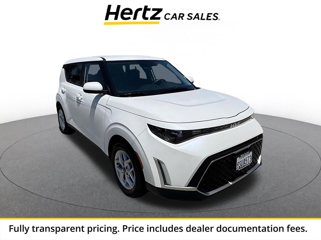 2025 Kia Soul LX — photo 1 of 13