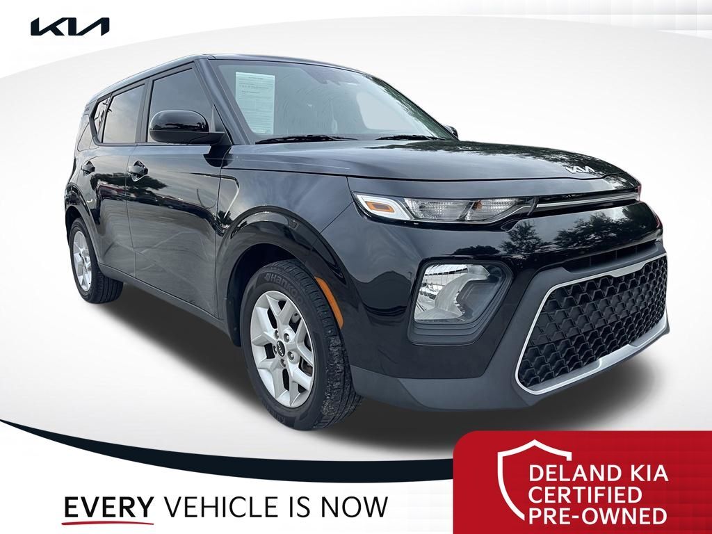 2022 Kia Soul LX — photo 1 of 10