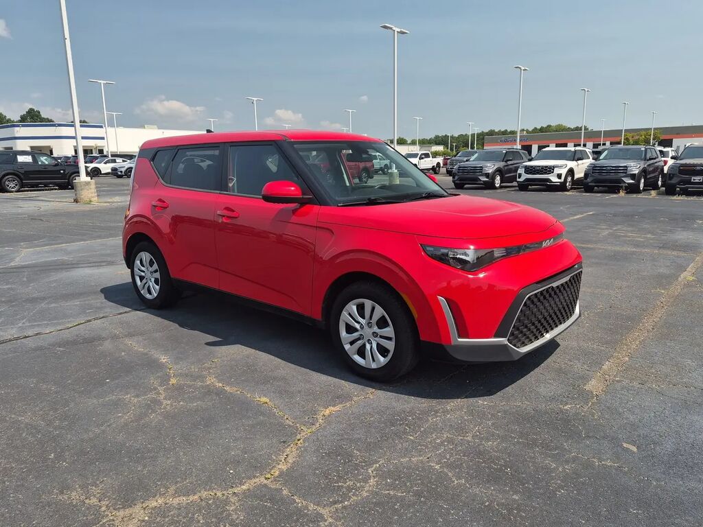 2023 Kia Soul LX — photo 1 of 13
