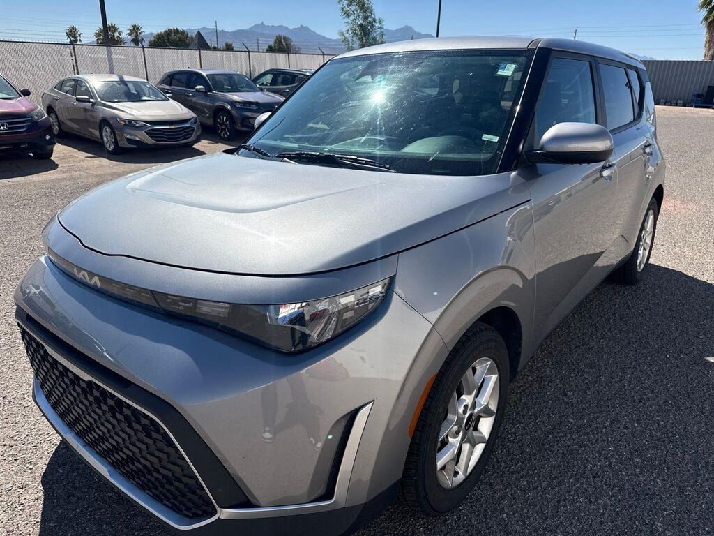 2024 Kia Soul LX — photo 1 of 13